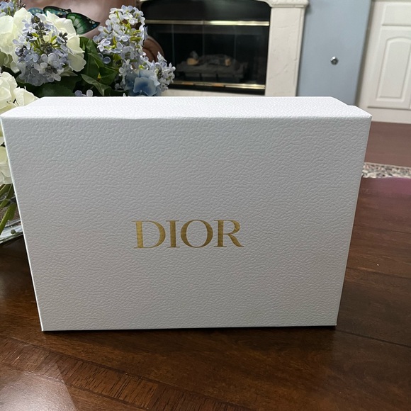 Christian Dior large white shoe box. - Picture 4 of 7